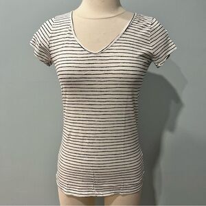 NWT Hollister Must Have Collection Navy & White Stripe V-Neck T-Shirt Sz Medium
